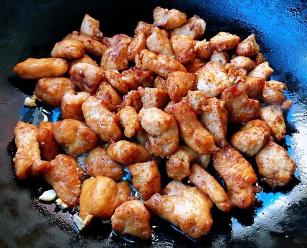 青椒胡萝卜炒鸡丁