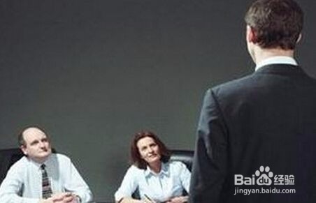 第一次就业面试准备什么面对考官？