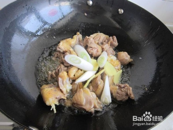 营养丰富的墨鱼干烧鸡