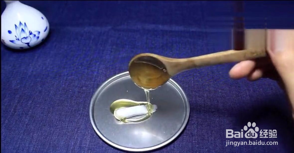 不用涂药，教你一招解决手脚干裂问题！