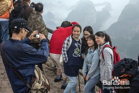 在人多的地方怎么拍好旅行照