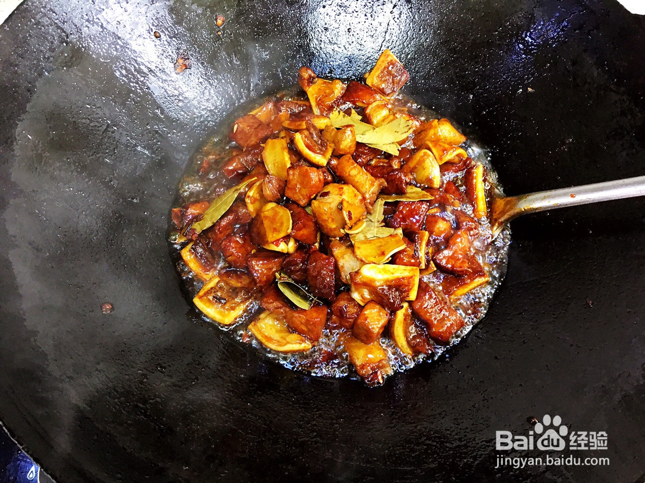 ＜秘制红烧肉＞的做法