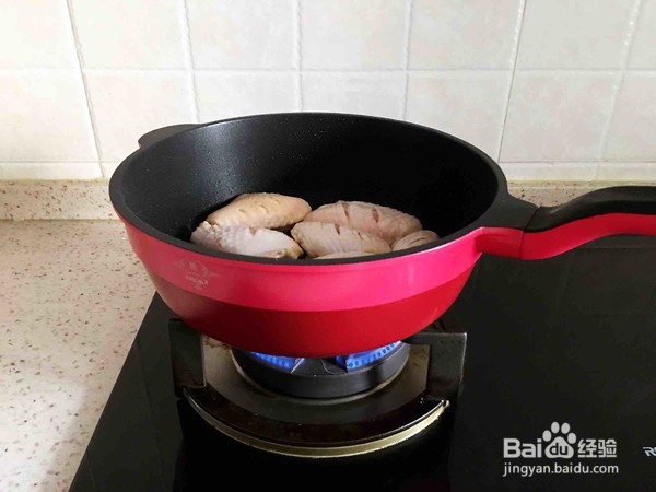 怎么做甜辣鸡翅。