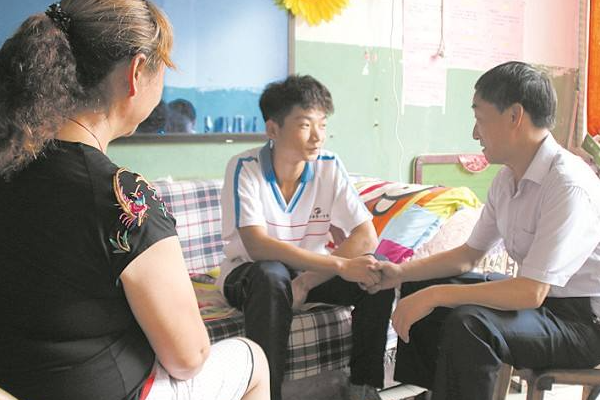 父亲的礼让是按什么顺序写的