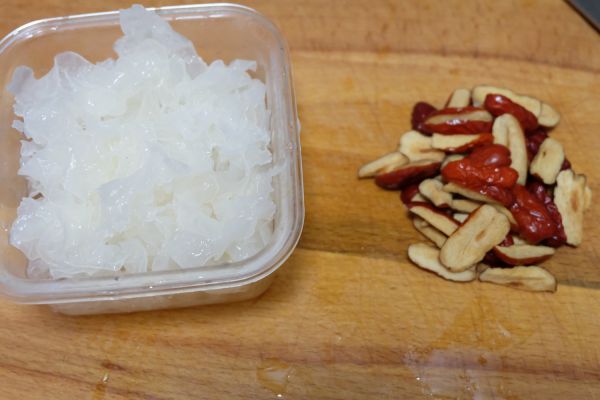 红枣南瓜银耳羹