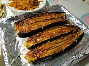 健康养生佳品烤茄子的做法
