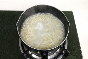 解腻开胃酸辣凉拌面