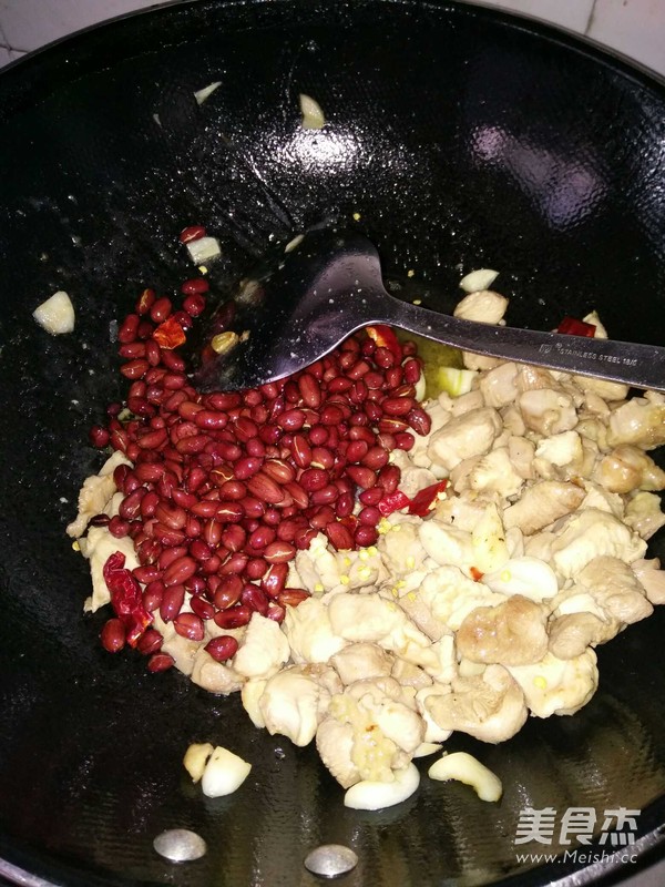 宫爆鸡丁的做法
