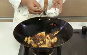 美味的腐竹焖牛腩