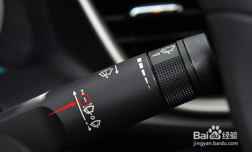 别克英朗车辆雨刮怎么使用