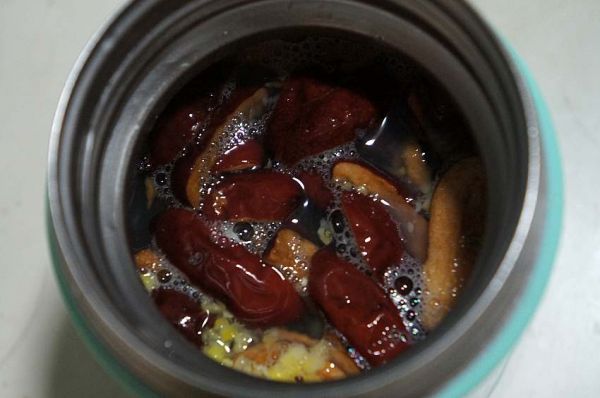 嫩玉米枸杞红枣粥