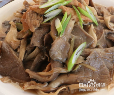 高蛋白、低脂肪的平菇炒肉，可增强抵抗力