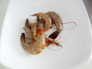 煮公面圣西红柿鸡蛋鲜虾面条