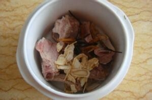 冬虫夏草炖排骨的做法!