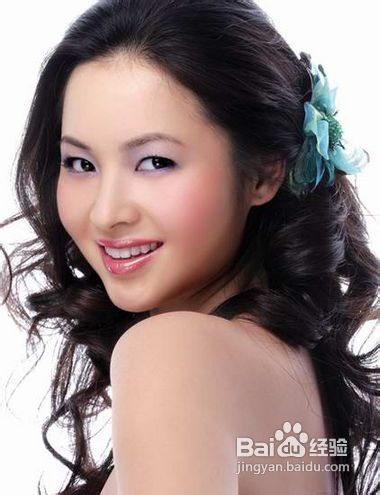 头发爱分叉该怎么护理?