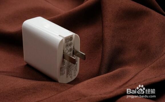 轻便携带超级快速充电倍思30WPPS双口快充充电器