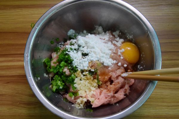 沙茶酱鸡肉丸子