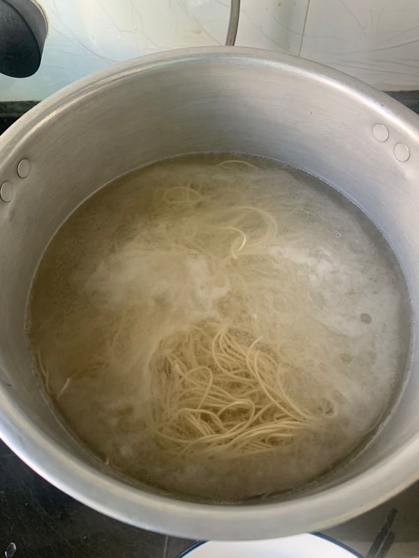 香其酱鸡蛋干拌面