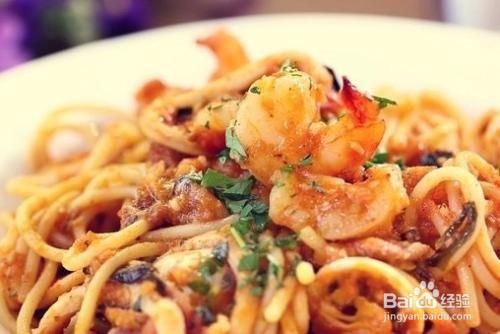 海鲜焖面做法