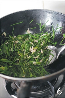 美味虾皮韭菜烧豆腐的做法