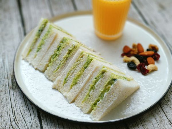 牛油果黄瓜三明治