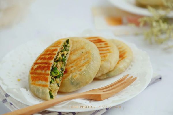 烫面韭菜鸡蛋馅饼