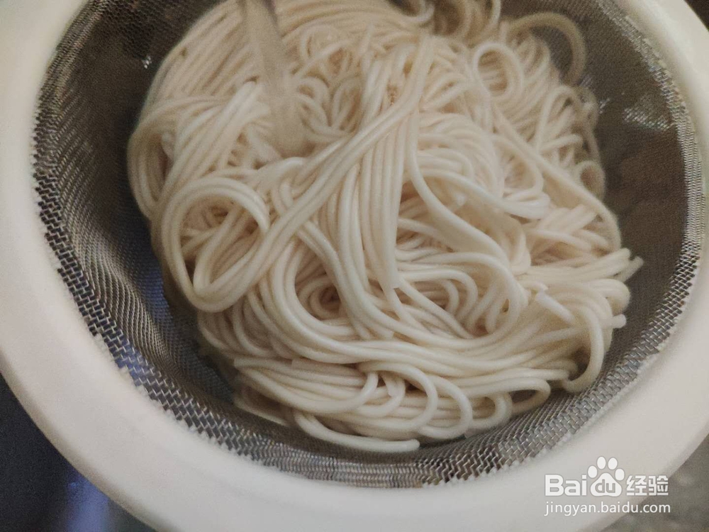 葱油拌面的做法