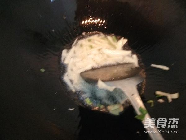 泡姜青椒炒鸭血