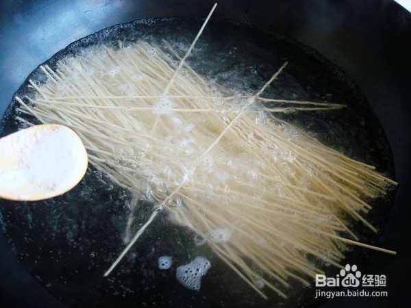 炸酱热干面的做法