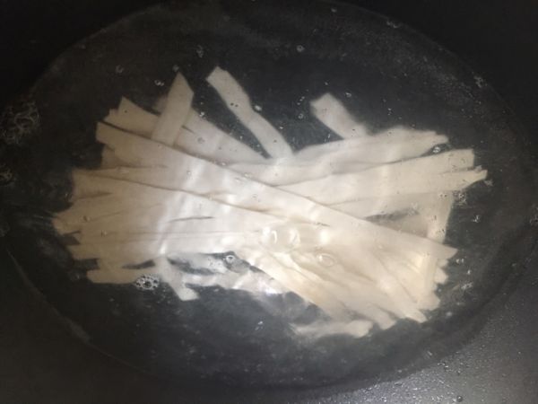 卷心菜鸡蛋炒面