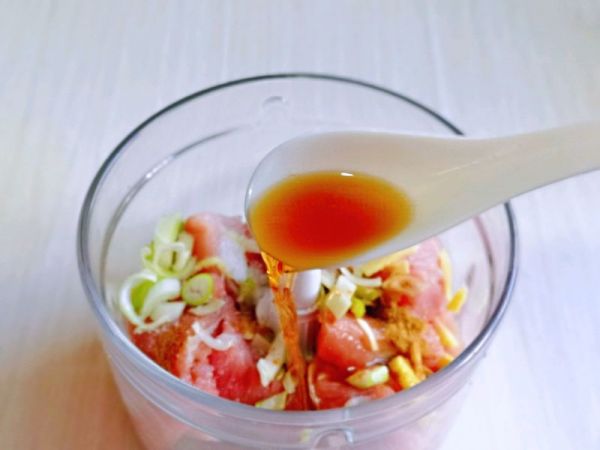 韭菜木耳猪肉水饺