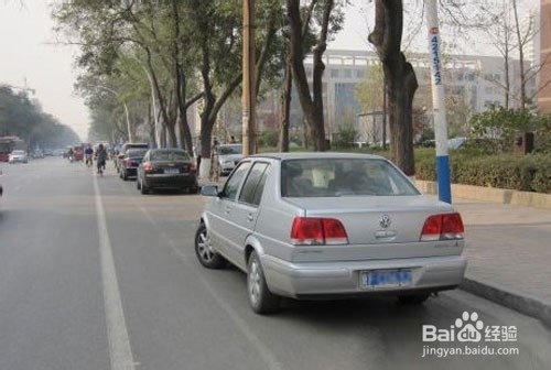 新手开车应该掌握的六个停车技巧