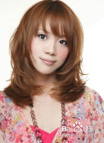 让你冬日动感迷人的几款时尚卷发