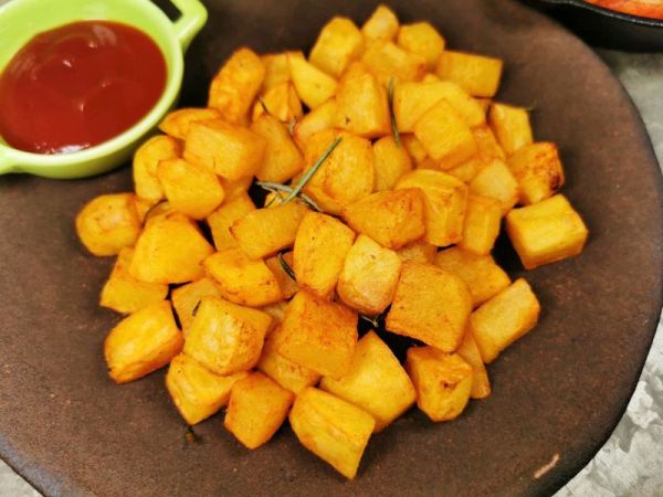 炸奥尔良芝士鸡腿和奥尔良土豆块