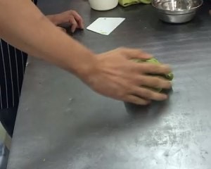 抹茶软欧(蜜豆奶酪馅)