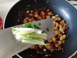 不必油炸的鸡胸肉【辣子鸡】减肥人士的福音