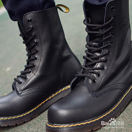 马丁靴蹭了一块皮怎么办