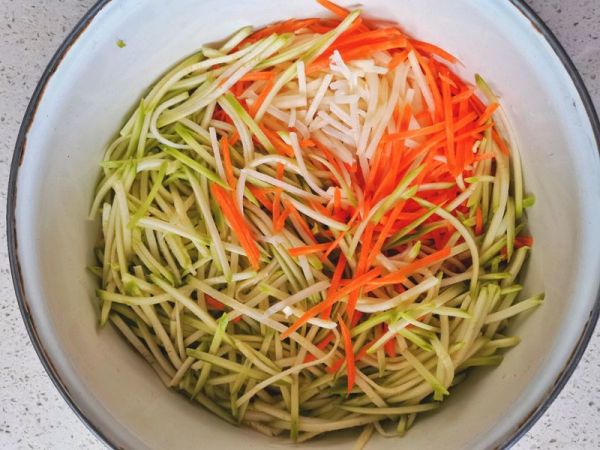 蔬菜土豆丝鸡蛋煎饼