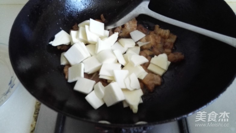 五花肉烧茭白