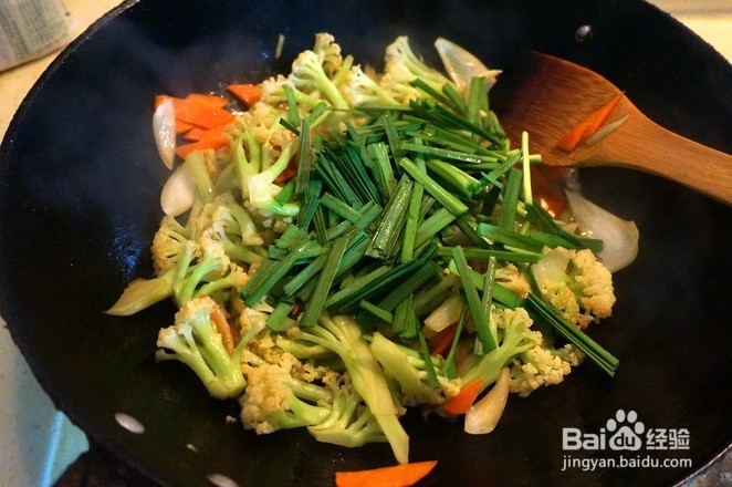 怎样做素炒菜花