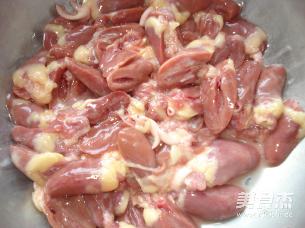 芫爆鸡心的做法