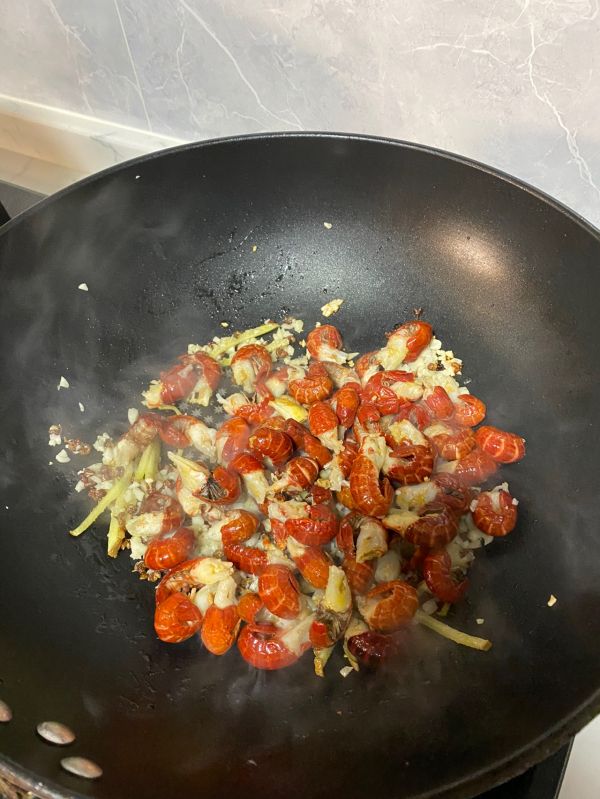 蒜泥啤酒龙虾尾