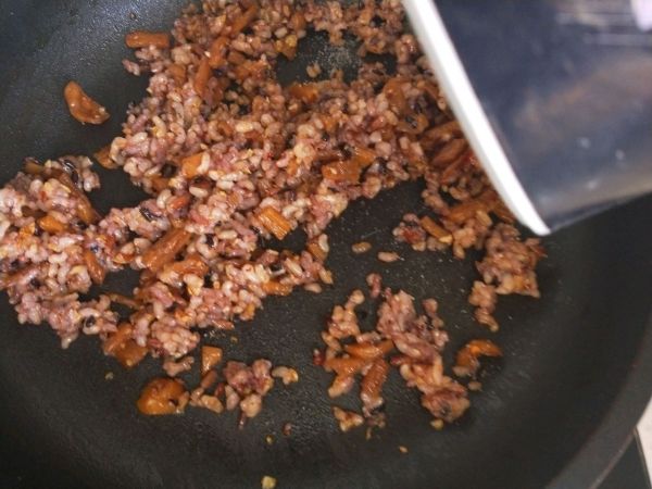 辣萝卜芝士炒饭