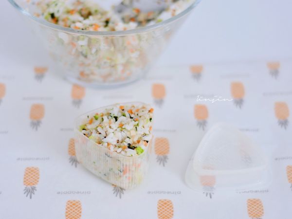 芝麻海苔三角饭团