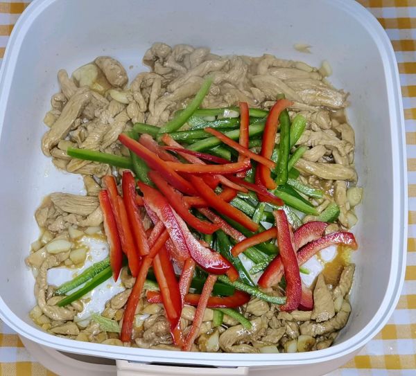 豆皮卷青椒鸡肉丝