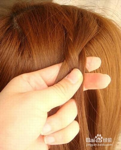 手把手教你！DIY超美韩式编发，分分钟就搞定！