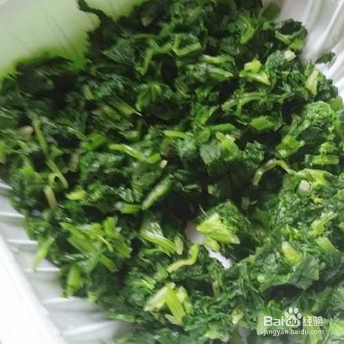 馅饼的家常做法之香干芹菜饼