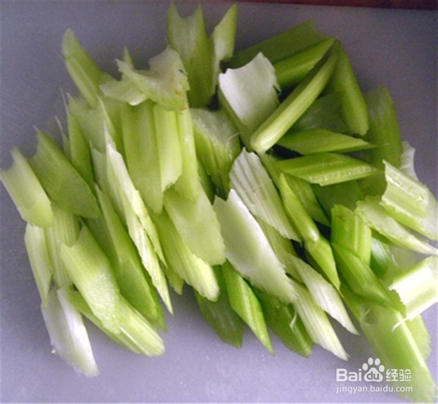 芹菜炒肉的做法