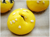 南瓜花生馅小餐包