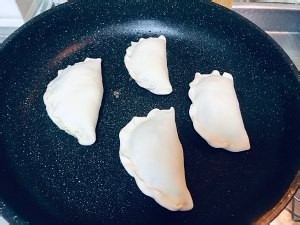 韭菜鸡蛋虾皮馅素盒子